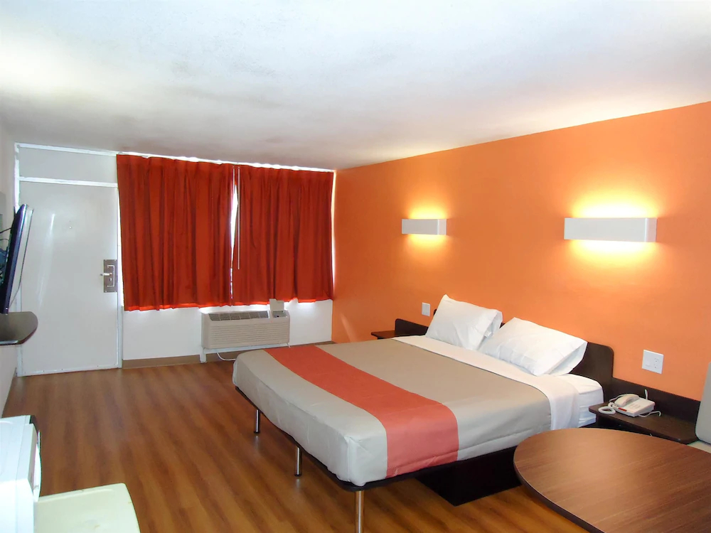 Motel 6 Connelly Springs