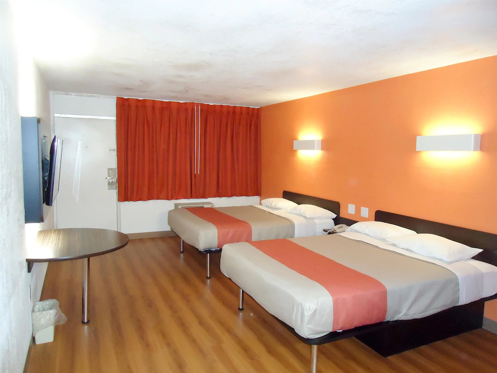 Motel 6 Connelly Springs