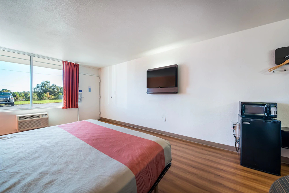 Motel 6 Connelly Springs