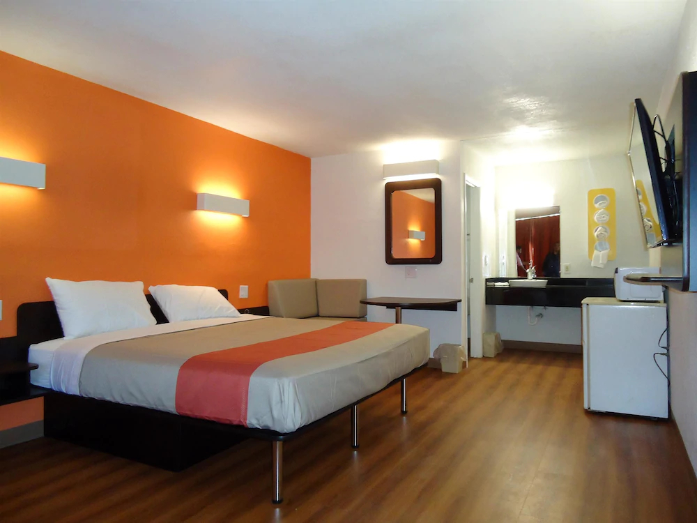 Motel 6 Connelly Springs