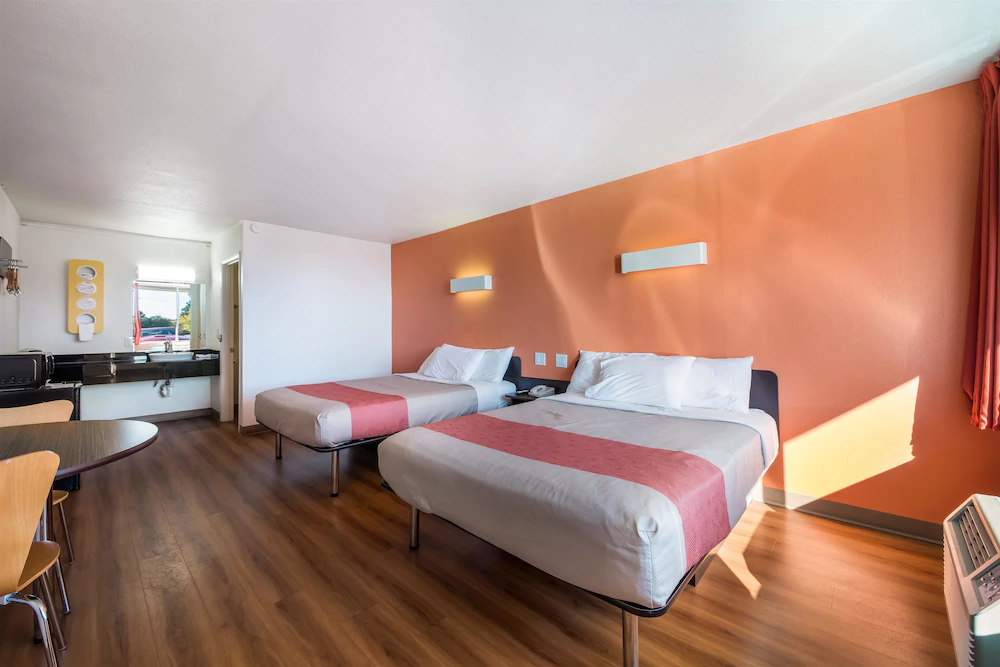 Motel 6 Connelly Springs