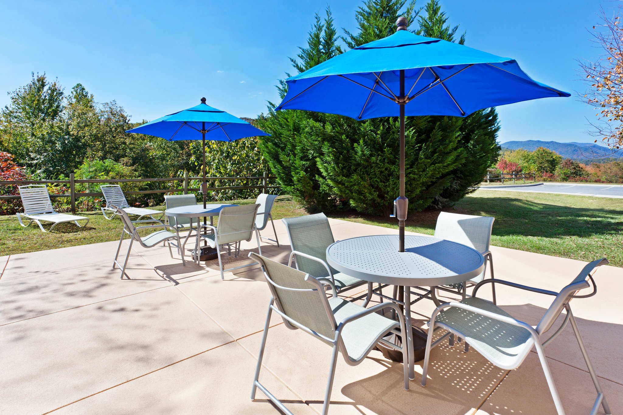 Holiday Inn Express & Suites Dillsboro - Western Carolina