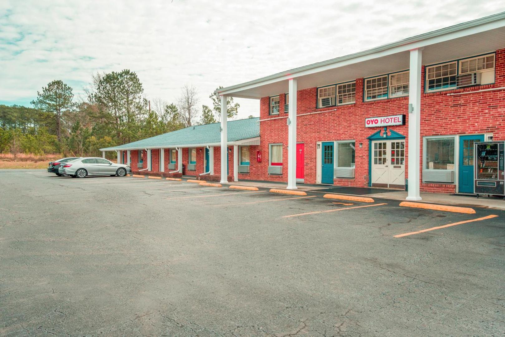 Hotel Durham West Hills by OYO Rooms