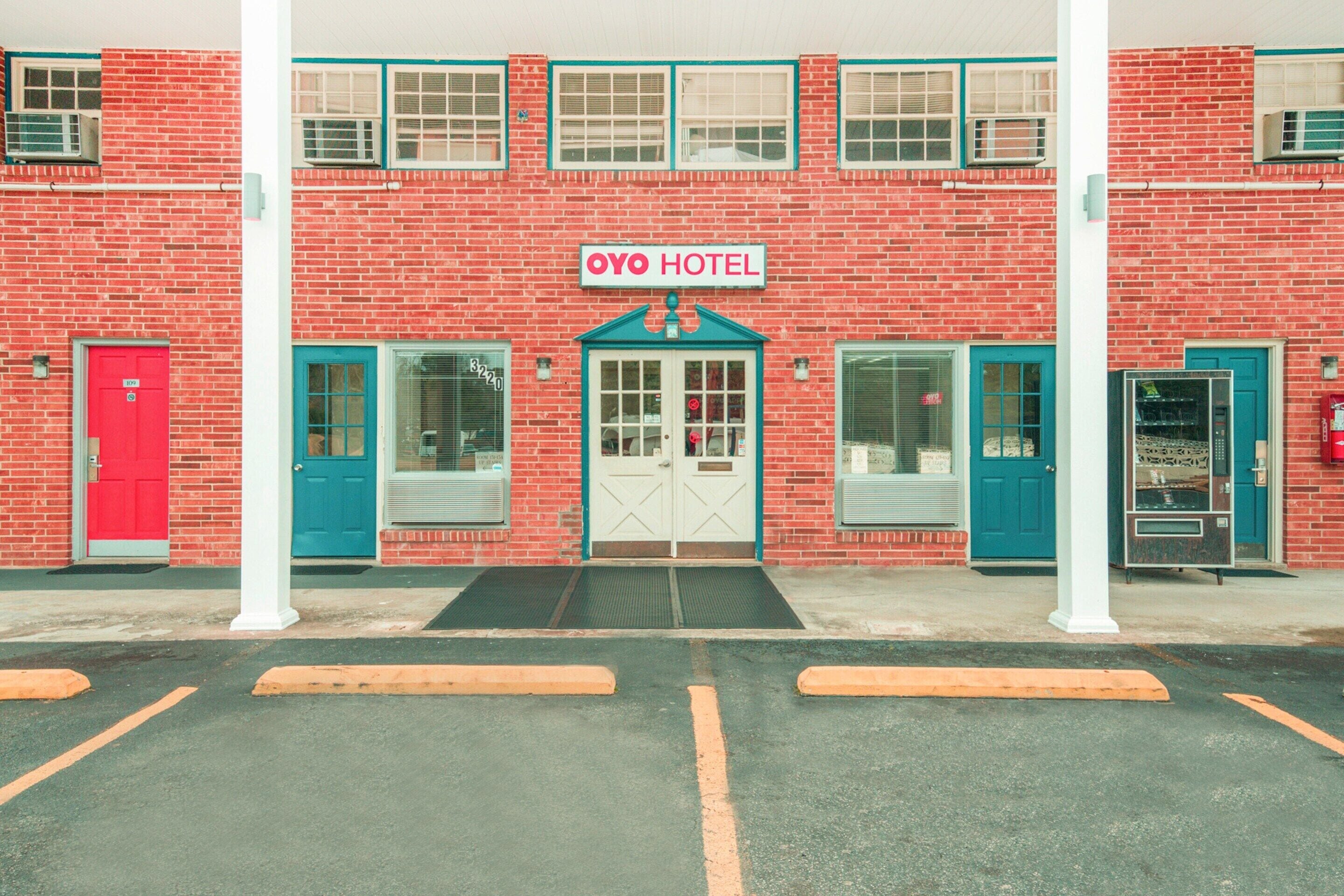 Hotel Durham West Hills by OYO Rooms