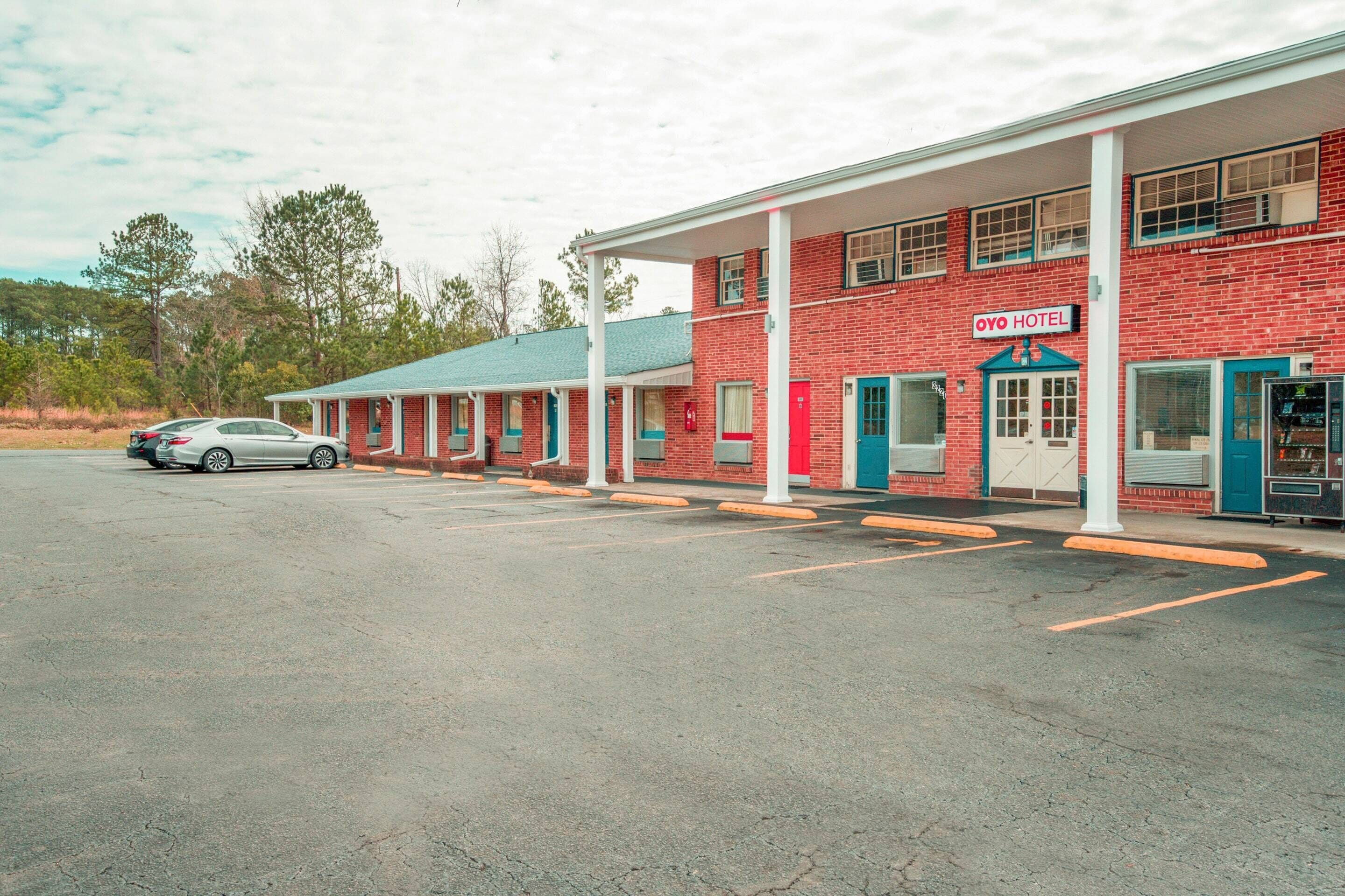 Hotel Durham West Hills by OYO Rooms