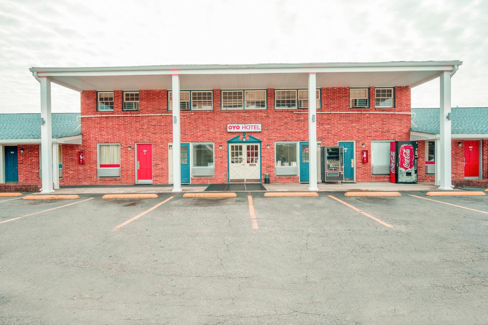 Hotel Durham West Hills by OYO Rooms