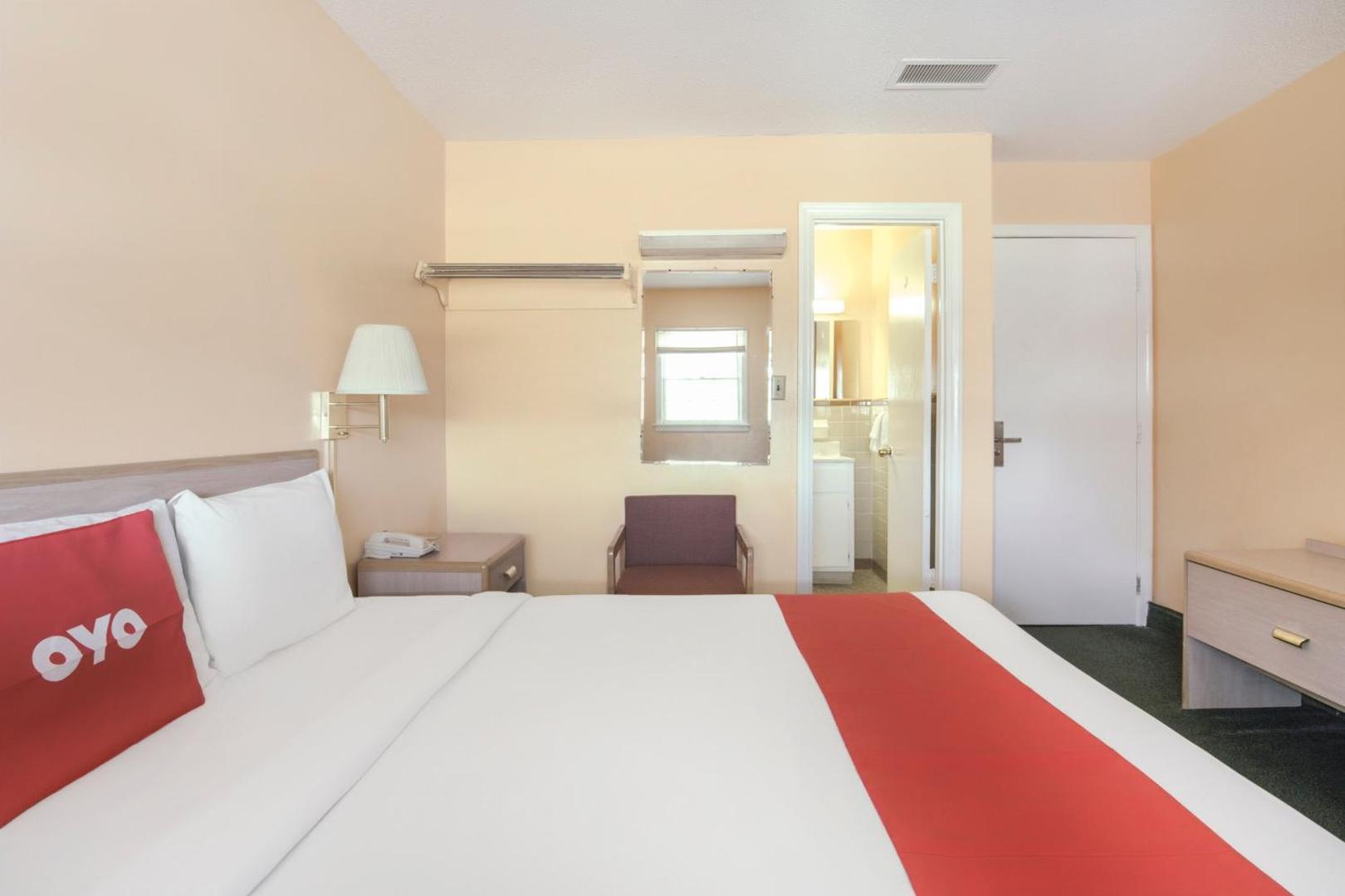 Hotel Durham West Hills by OYO Rooms