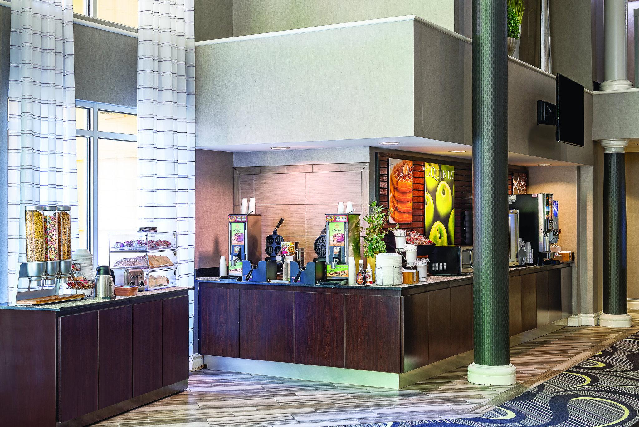 La Quinta Inn & Suites by Wyndham Univ Area Chapel Hill