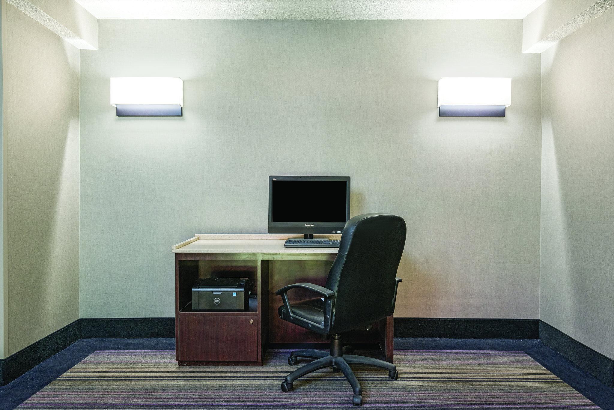 La Quinta Inn & Suites by Wyndham Univ Area Chapel Hill