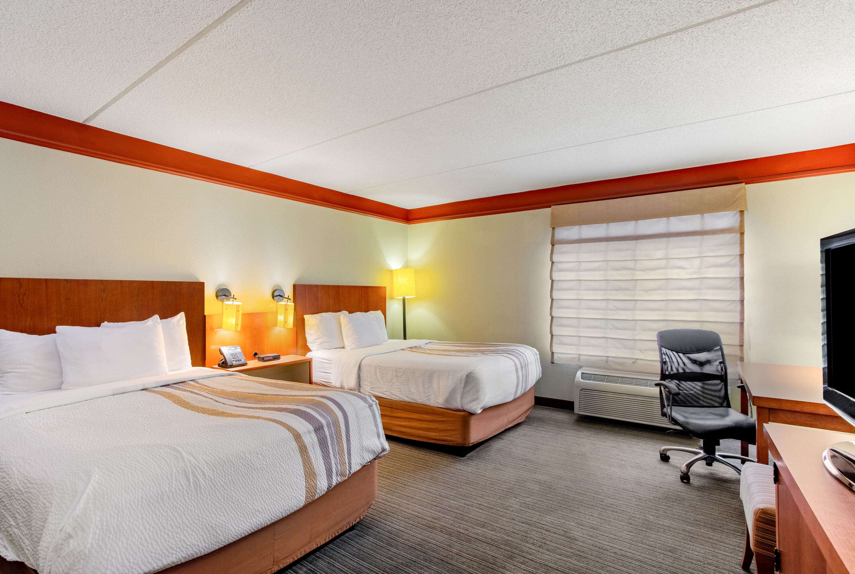 La Quinta Inn & Suites by Wyndham Raleigh/Durham Southpoint