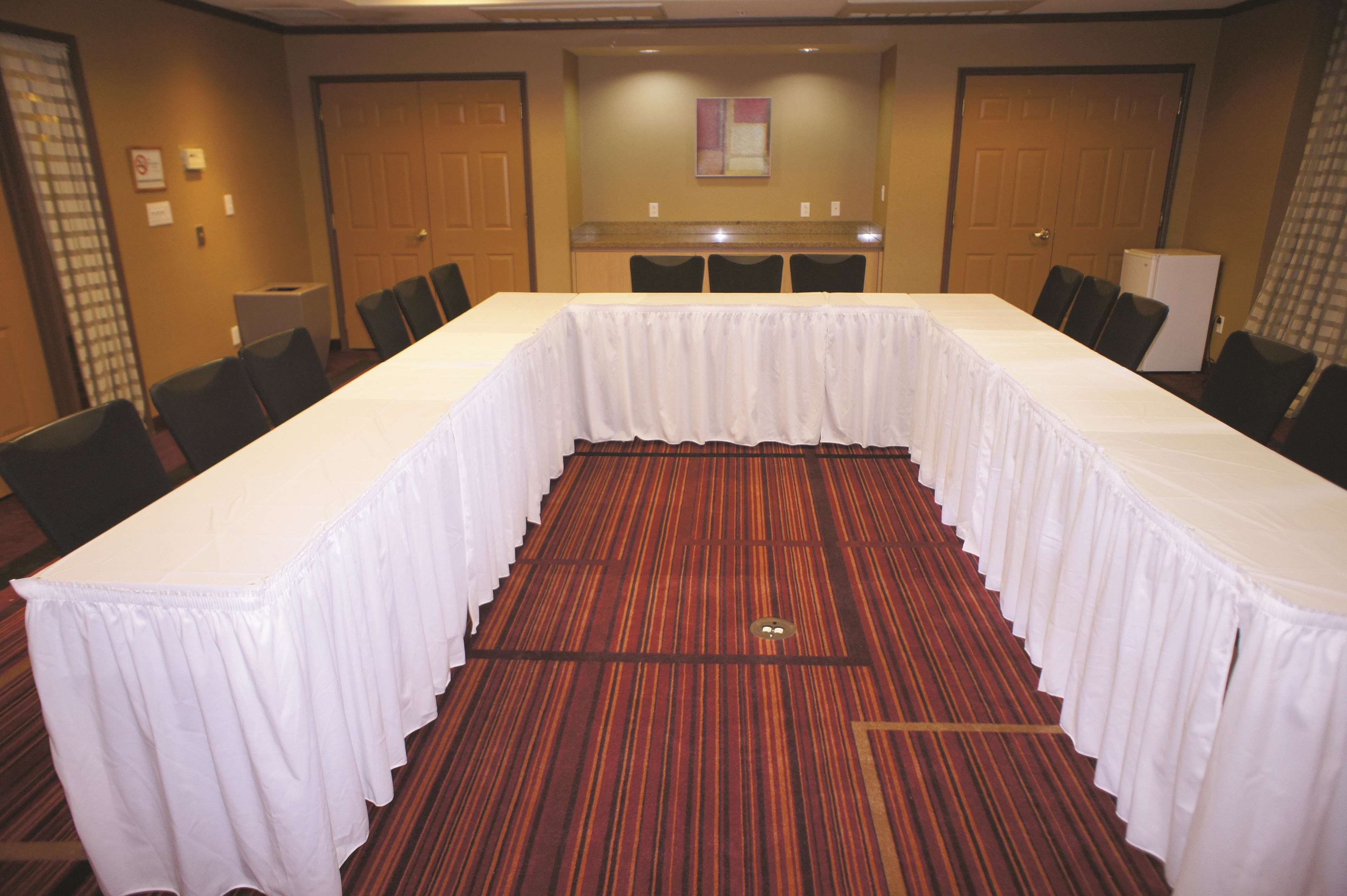 La Quinta Inn & Suites by Wyndham Raleigh/Durham Southpoint