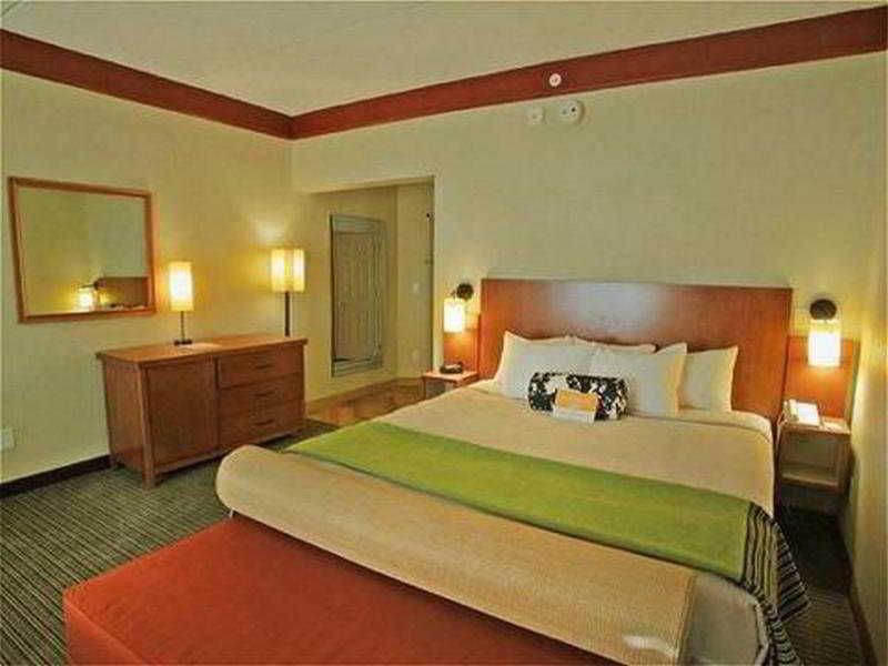 La Quinta Inn & Suites by Wyndham Raleigh/Durham Southpoint