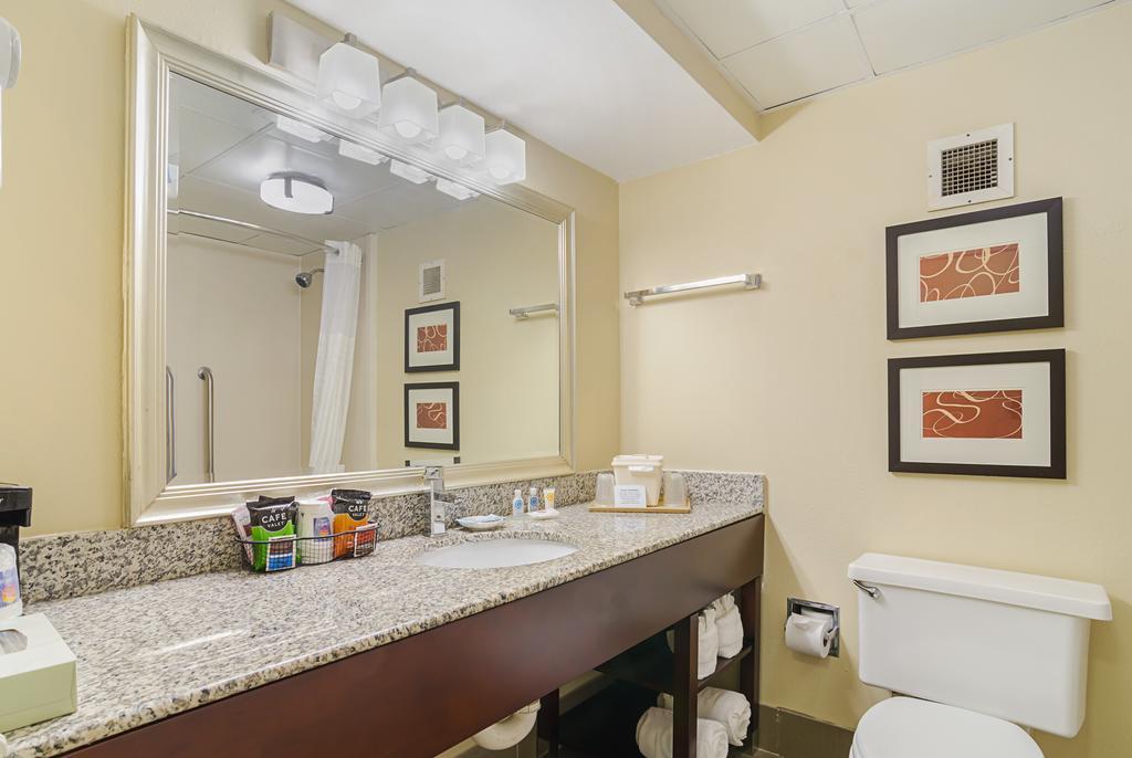 Comfort Inn & Suites Durham near Duke University