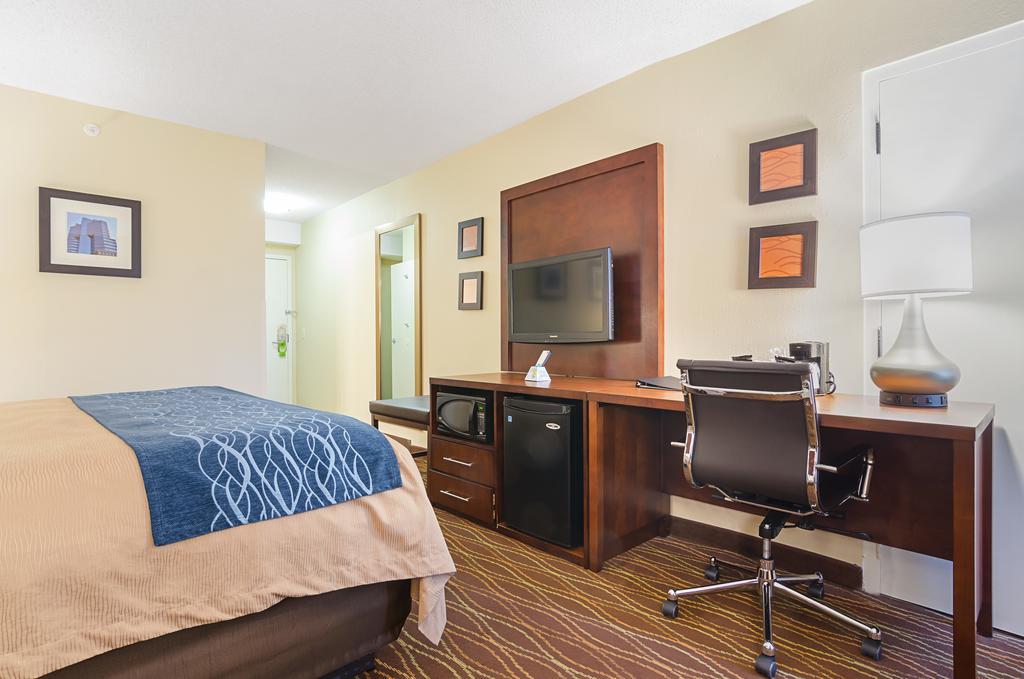 Comfort Inn & Suites Durham near Duke University