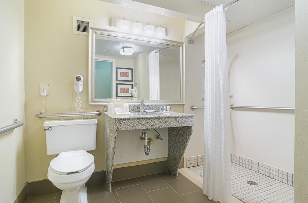 Comfort Inn & Suites Durham near Duke University