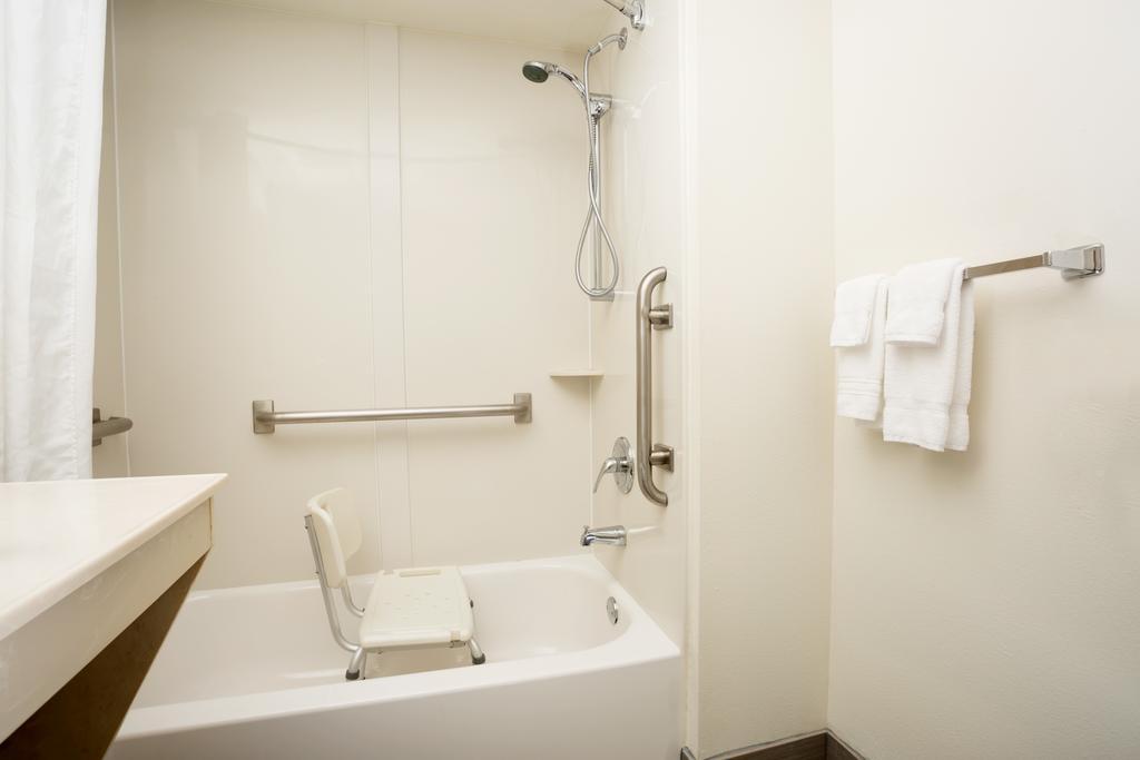 Wingate by Wyndham Raleigh Durham / Airport