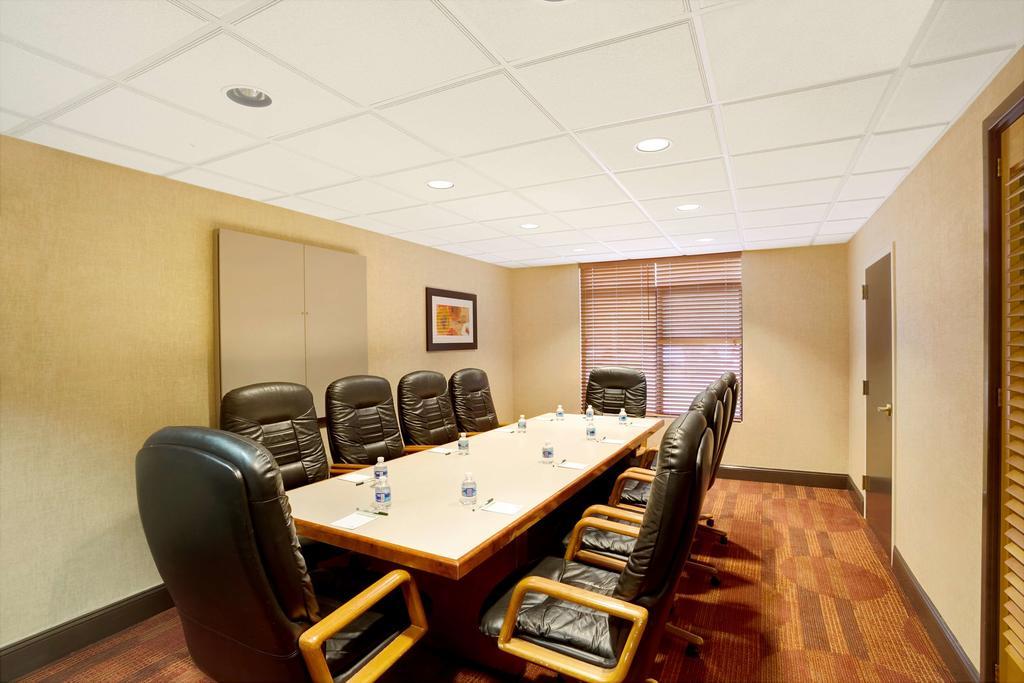 Wingate by Wyndham Raleigh Durham / Airport