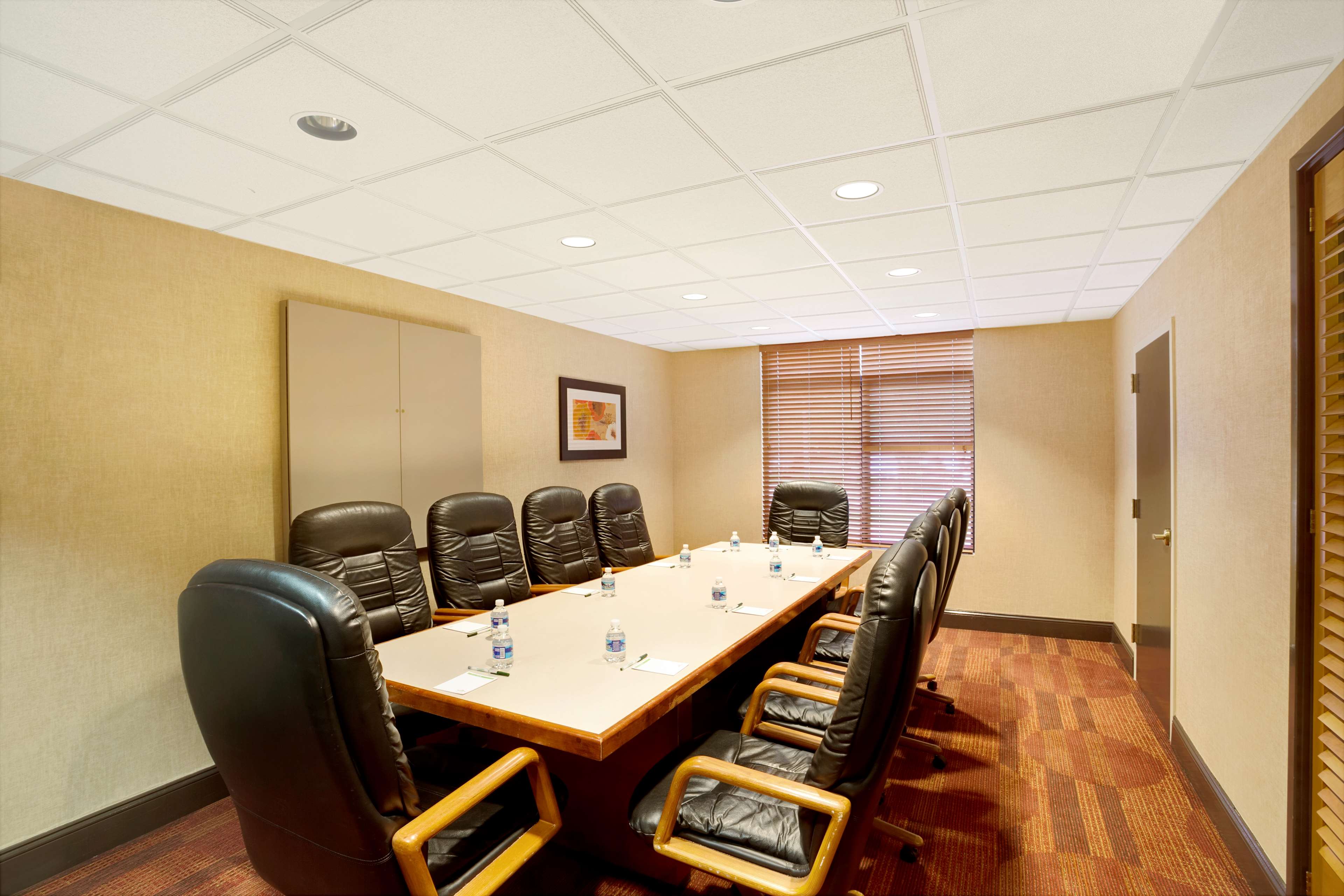 Wingate by Wyndham Raleigh Durham / Airport