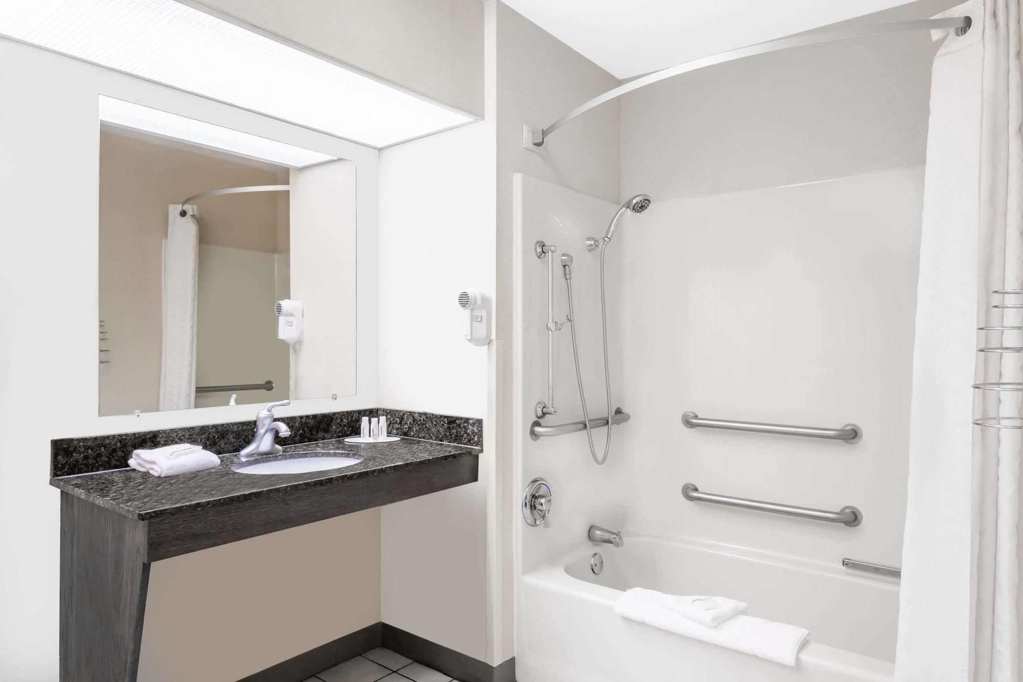 Baymont by Wyndham Eden