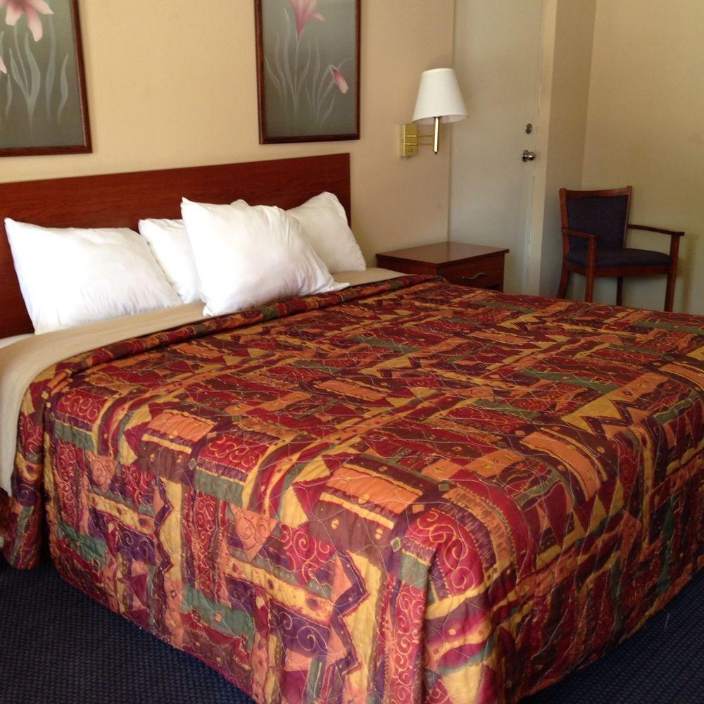 Knights Inn Elizabethtown