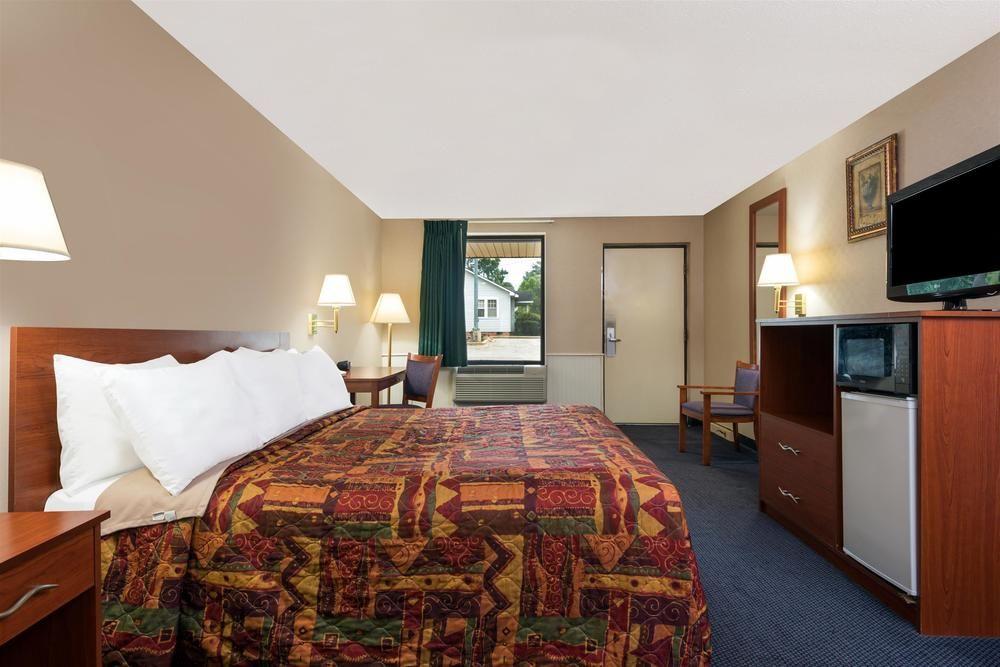 Knights Inn Elizabethtown