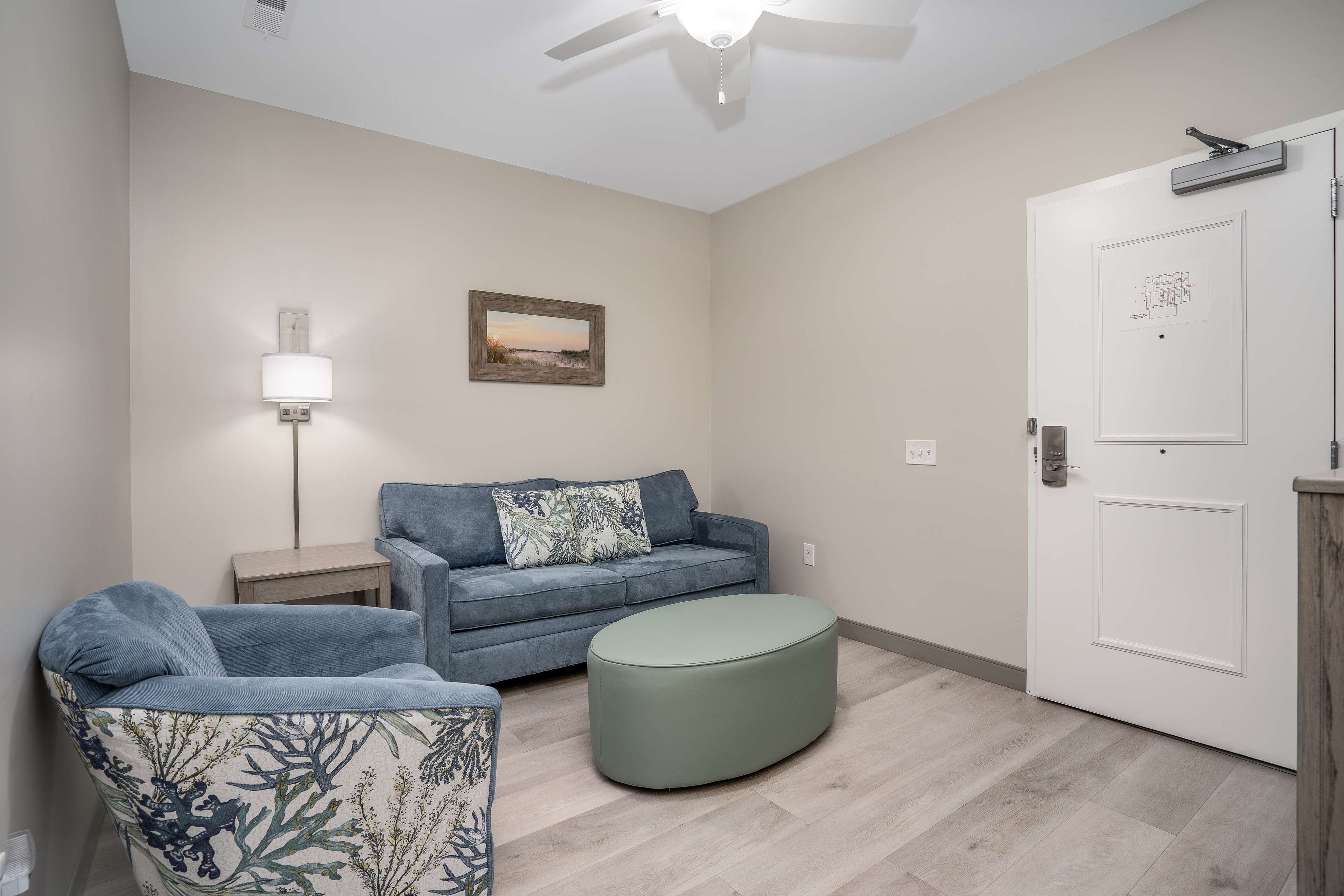 Lighthouse Inn & Suites