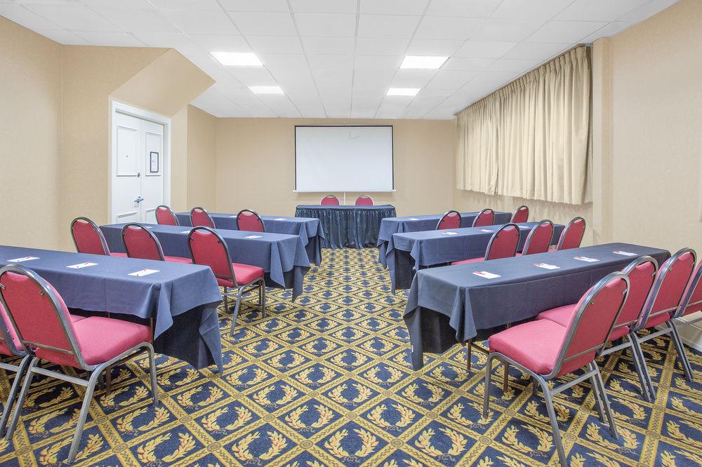 Baymont by Wyndham Fayetteville Fort Bragg Area