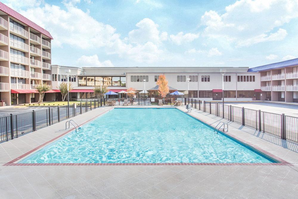 Baymont by Wyndham Fayetteville Fort Bragg Area