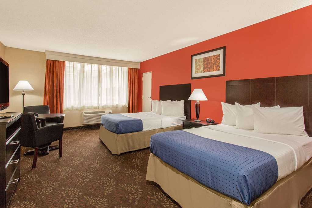 Baymont by Wyndham Fayetteville Fort Bragg Area