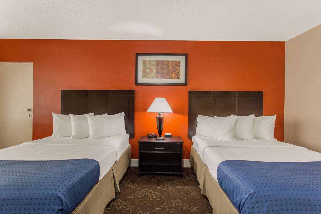Baymont by Wyndham Fayetteville Fort Bragg Area