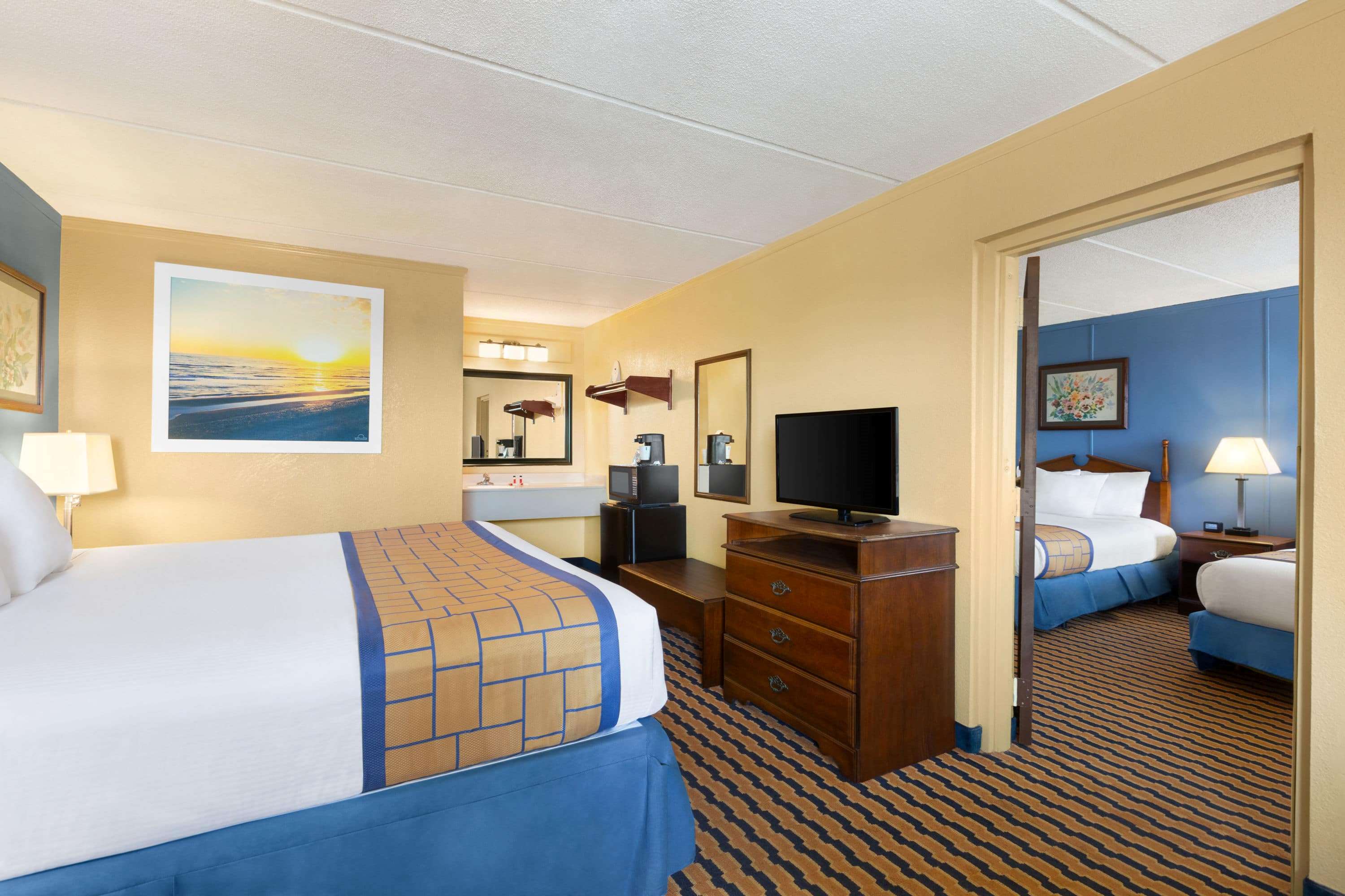 Days Inn & Suites by Wyndham Fort Bragg/Cross Creek Mall