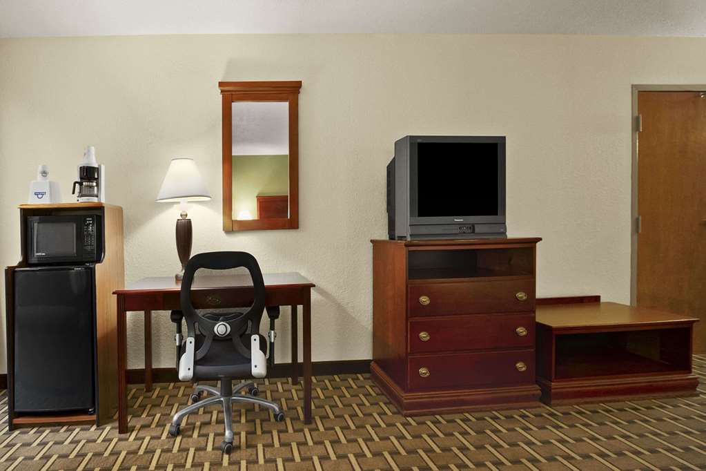 Days Inn by Wyndham Fayetteville-South/I-95 Exit 49