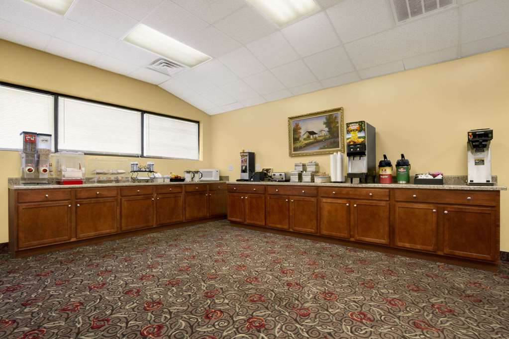 Days Inn by Wyndham Fayetteville-South/I-95 Exit 49