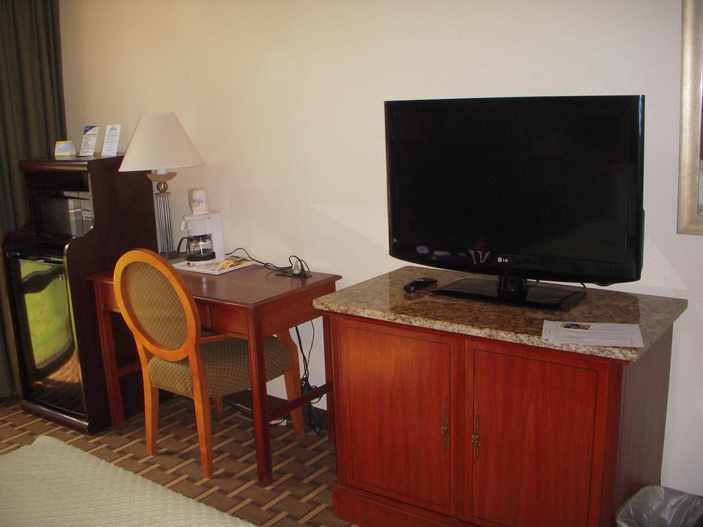 Days Inn by Wyndham Fayetteville-South/I-95 Exit 49