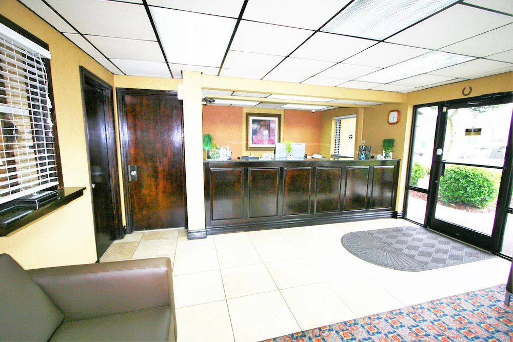 Deluxe Inn Fayetteville