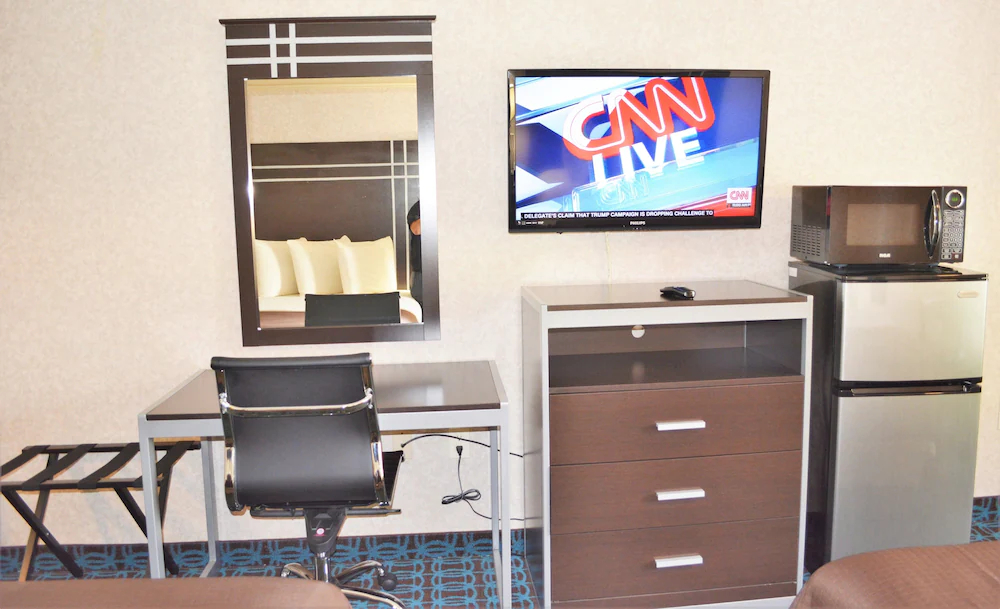 Deluxe Inn Fayetteville