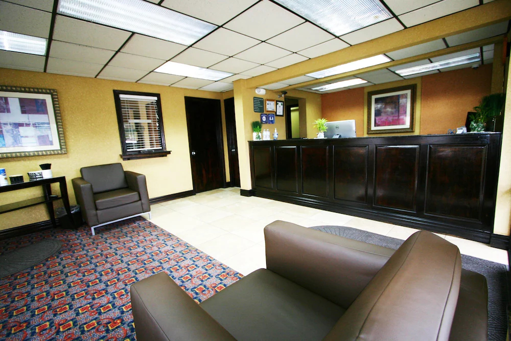 Deluxe Inn Fayetteville