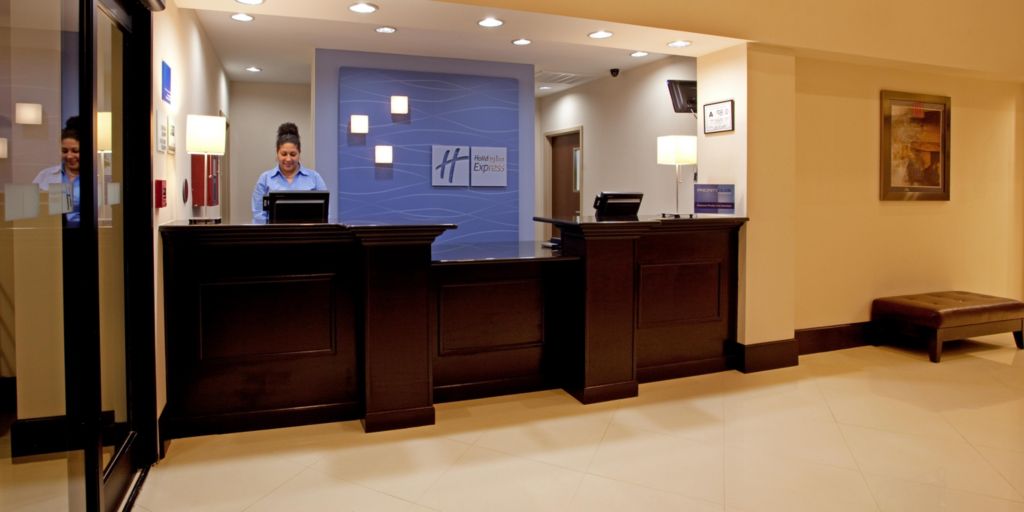 Holiday Inn Express Hotel & Suites Hope Mills-Fayetteville Airpot