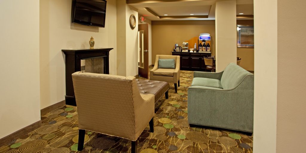 Holiday Inn Express Hotel & Suites Hope Mills-Fayetteville Airpot