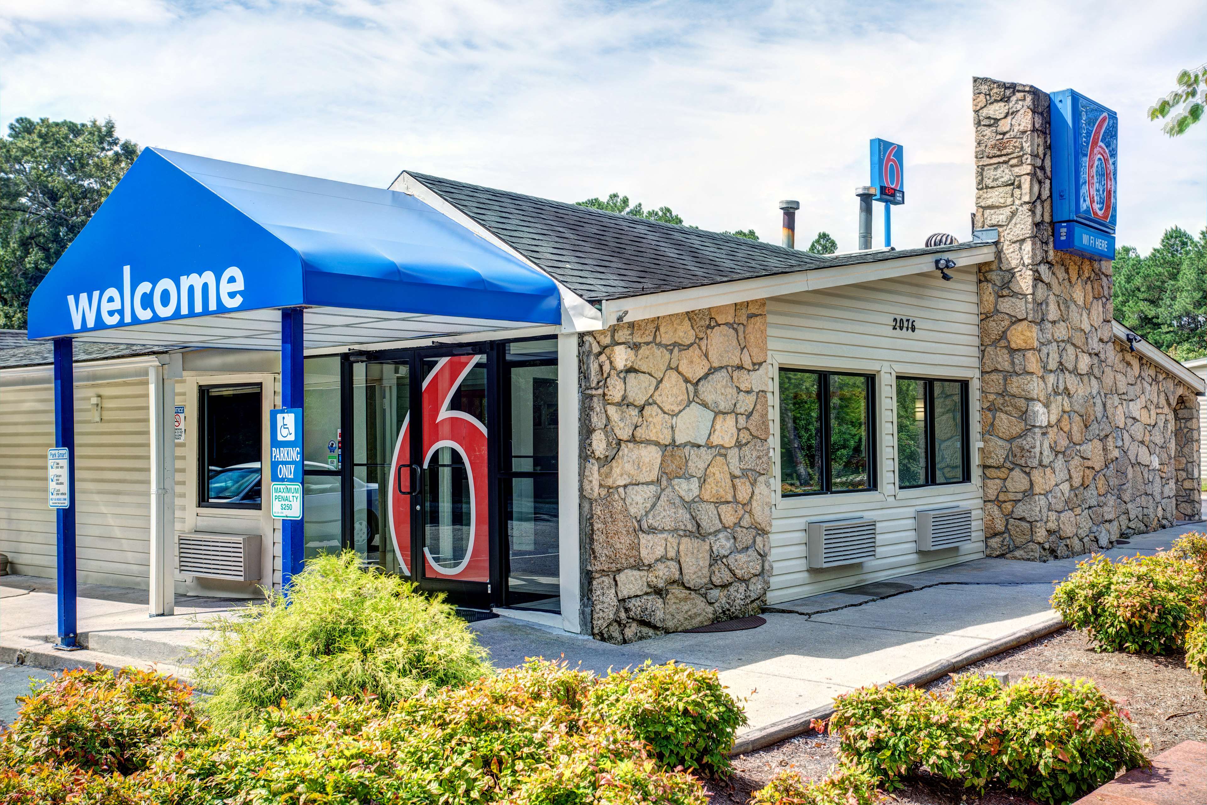 Travelodge by Wyndham Fayetteville