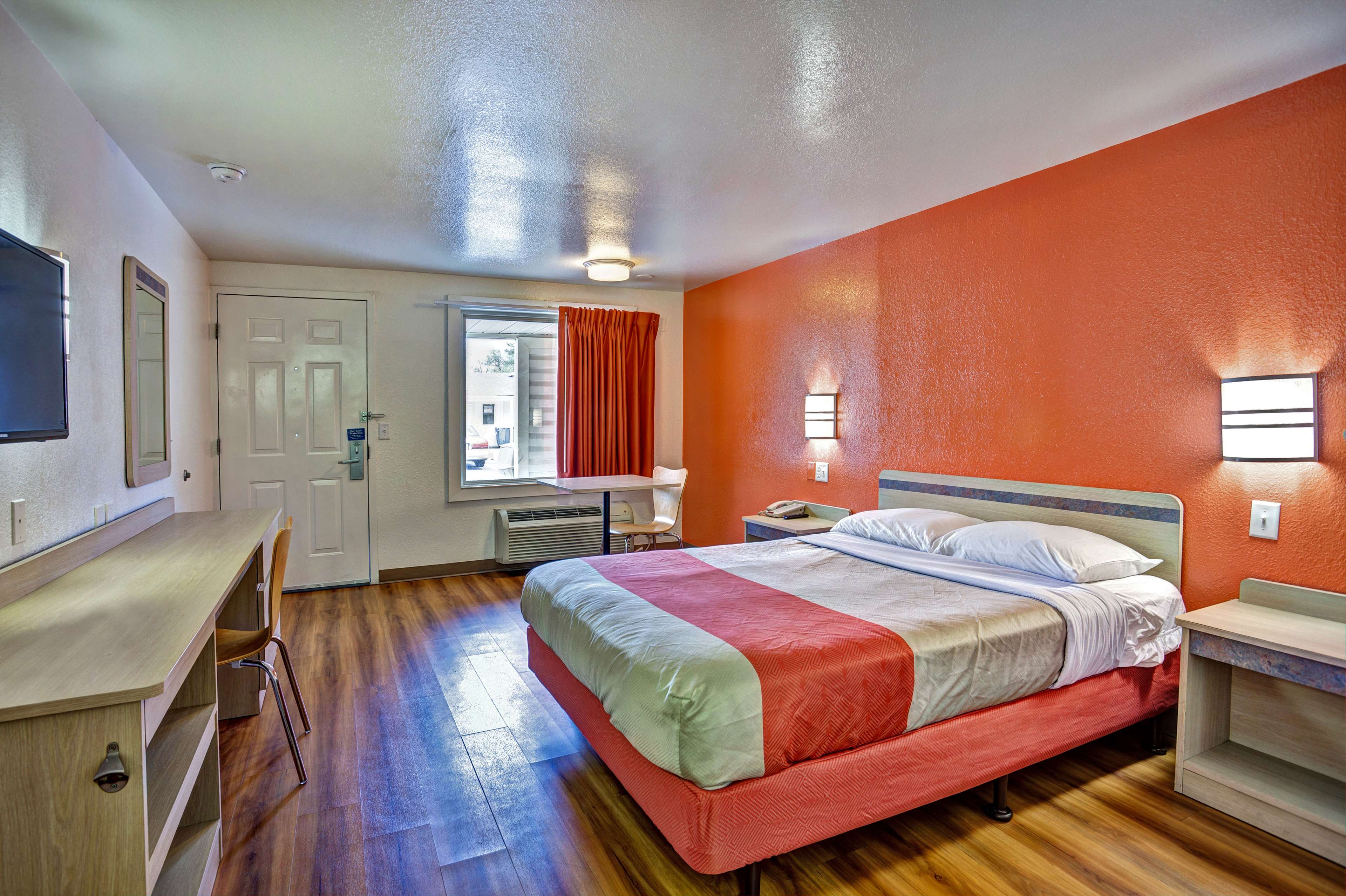 Travelodge by Wyndham Fayetteville