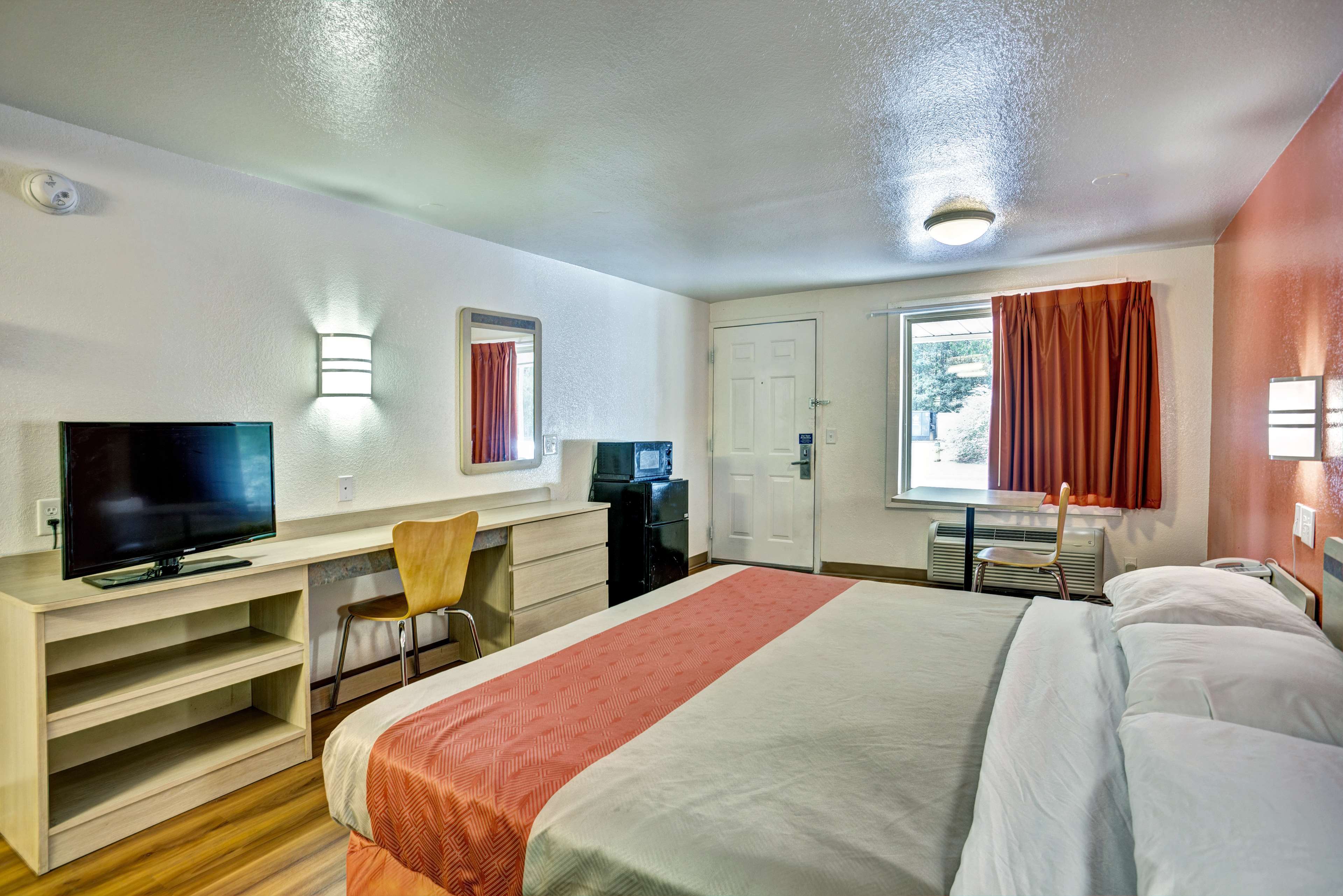 Travelodge by Wyndham Fayetteville