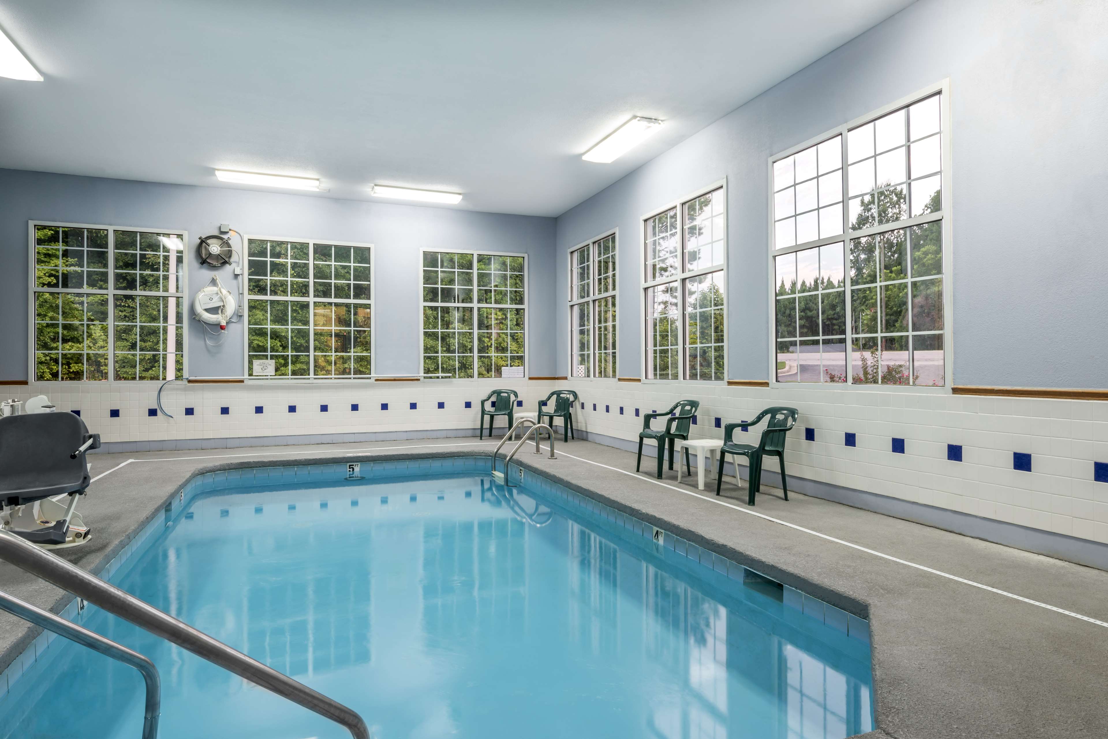 Super 8 by Wyndham Fayetteville