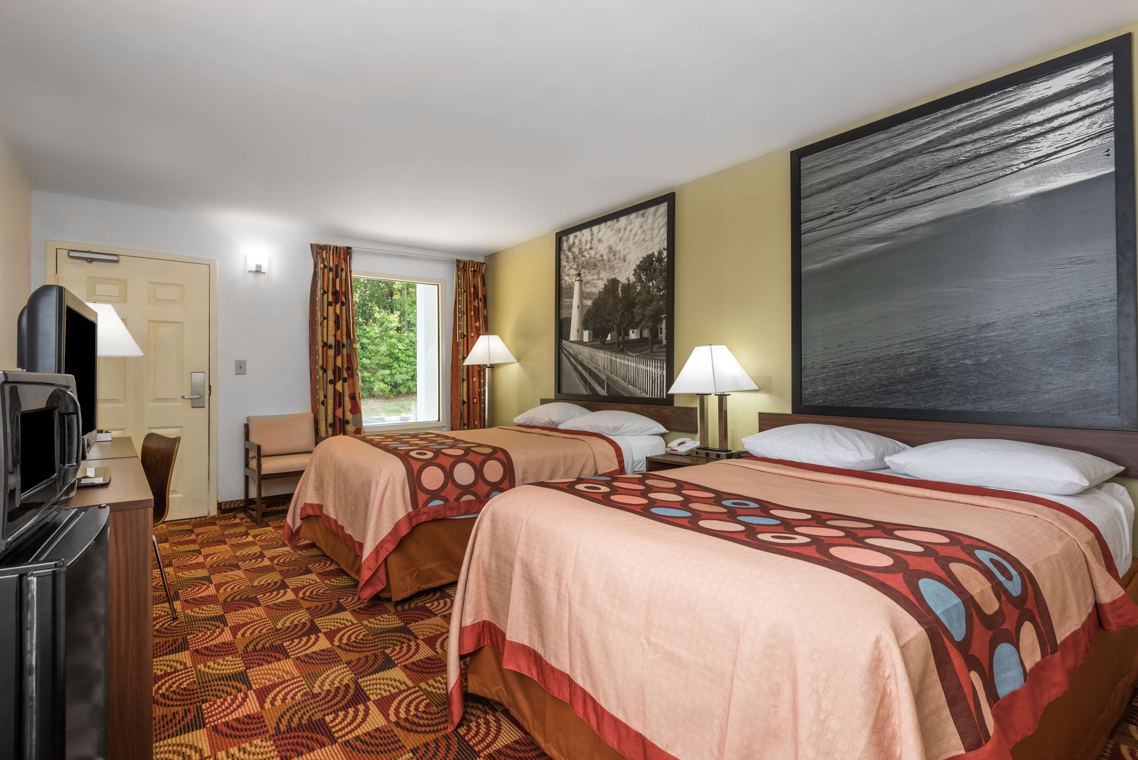 Super 8 by Wyndham Fayetteville