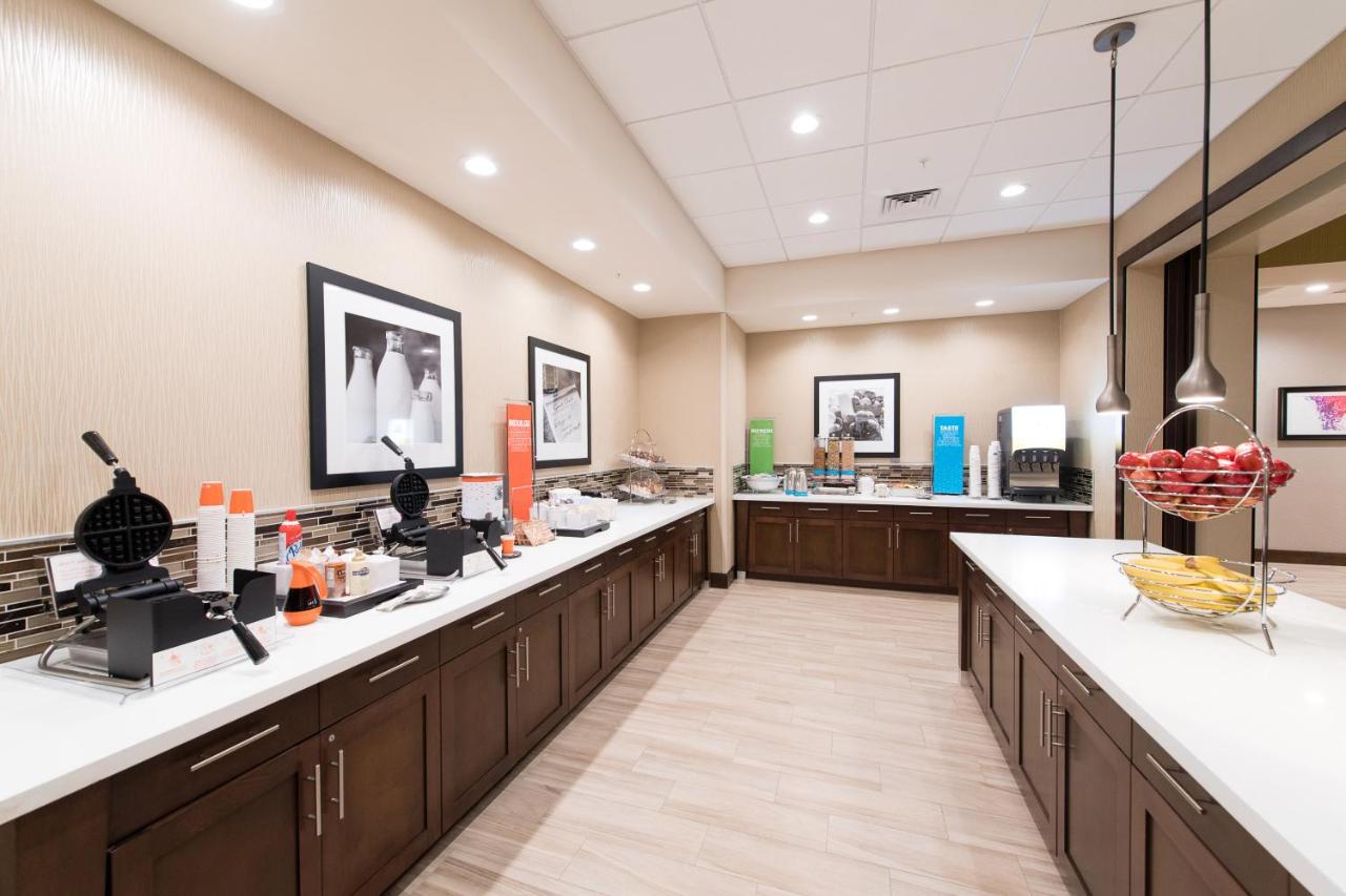 Hampton Inn & Suites Fayetteville
