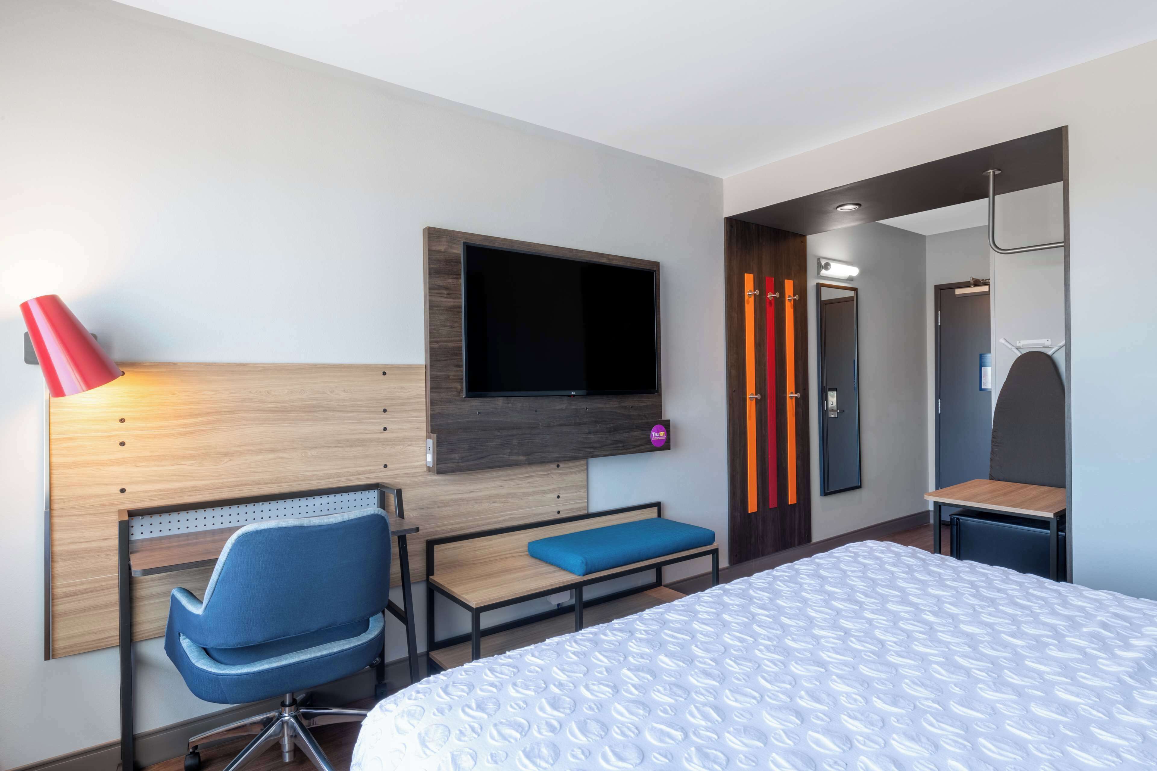 Tru by Hilton Fayetteville Fort Liberty