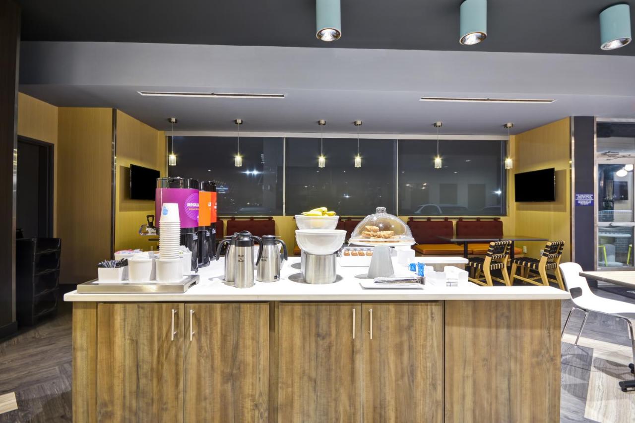 Tru By Hilton Fayetteville I 95