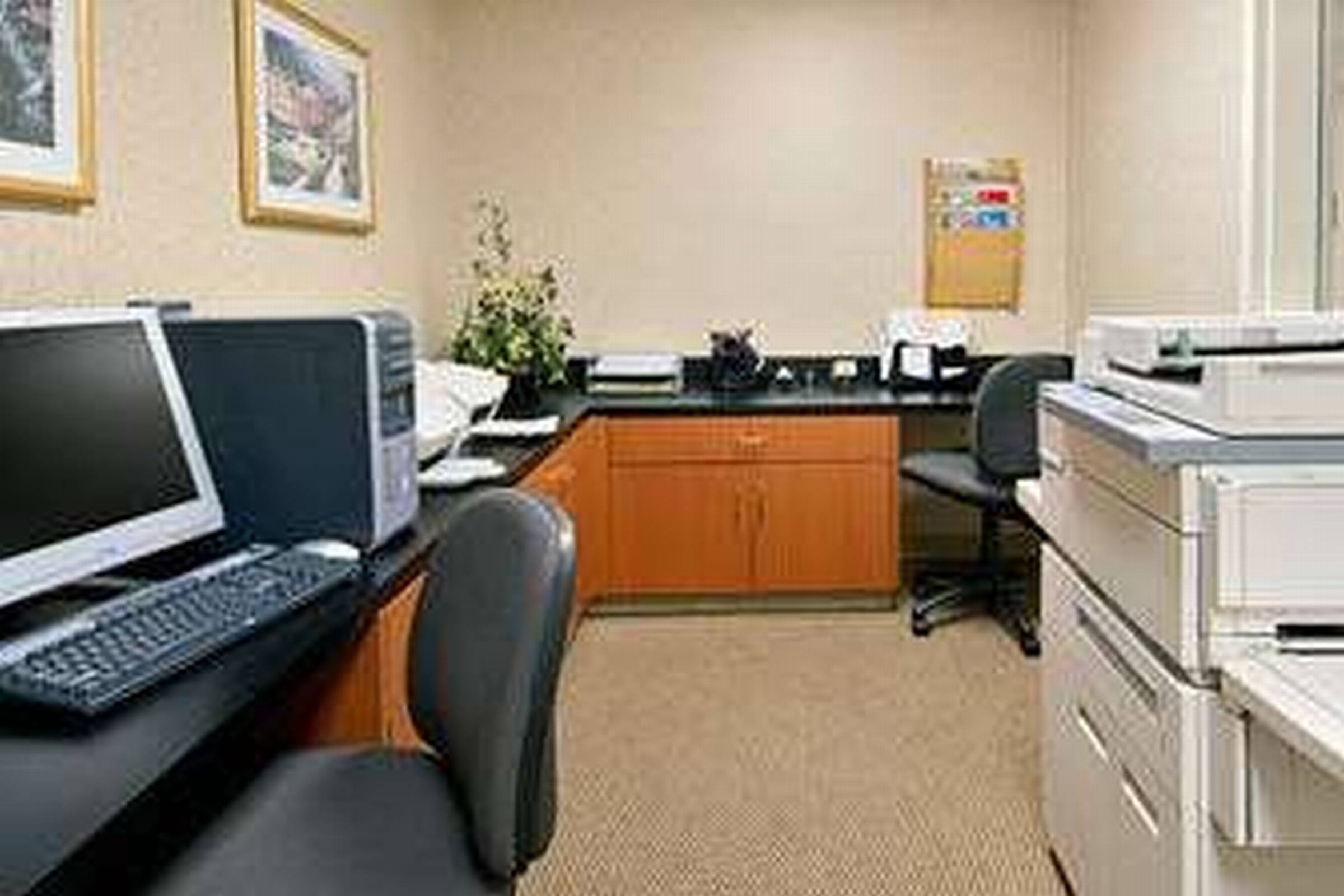 Cross Creek Inn & Suites