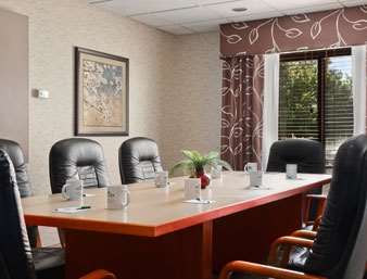 Cross Creek Inn & Suites