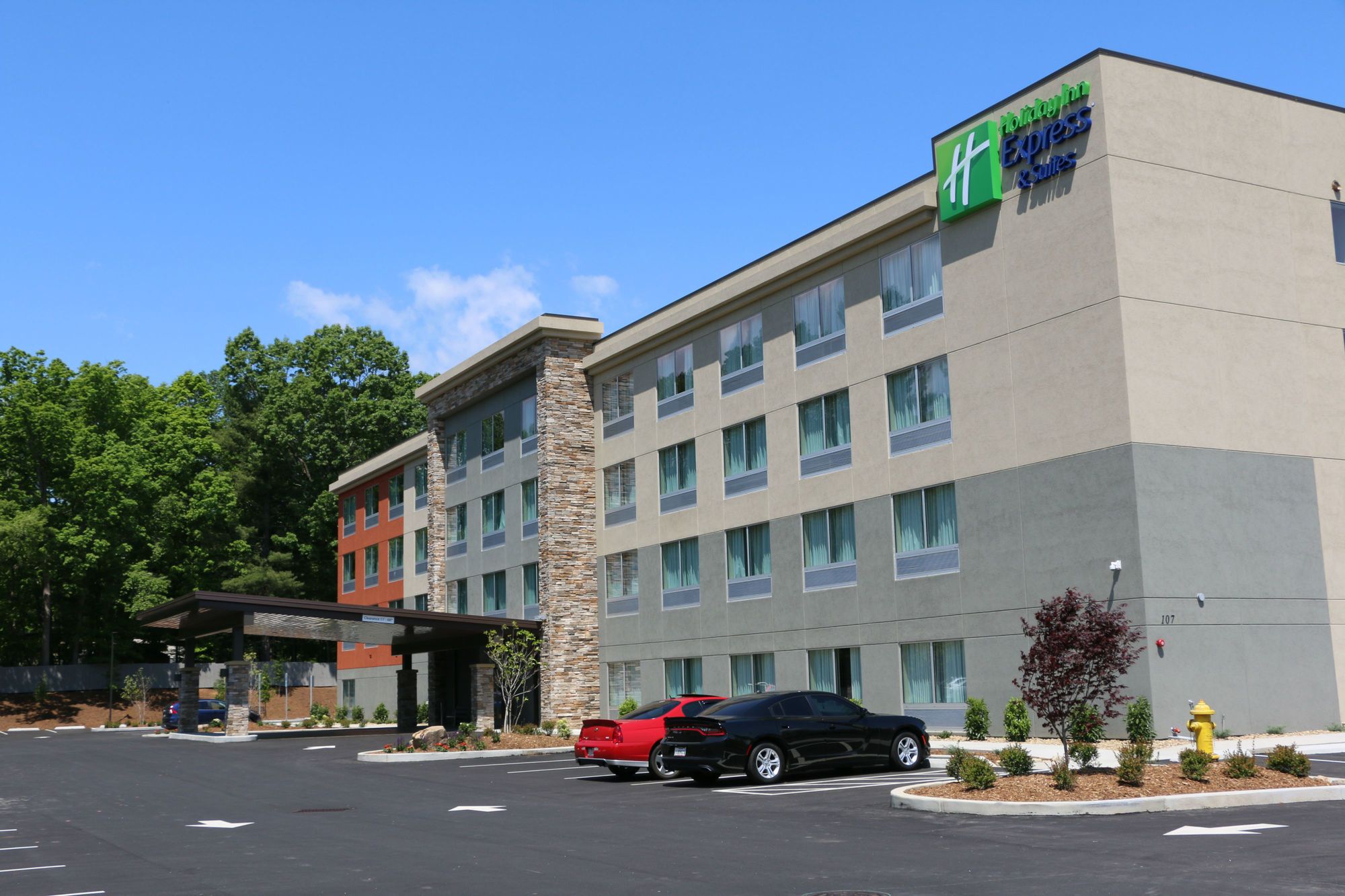 Holiday Inn Express & Suites Hendersonville SE - Flat Rock